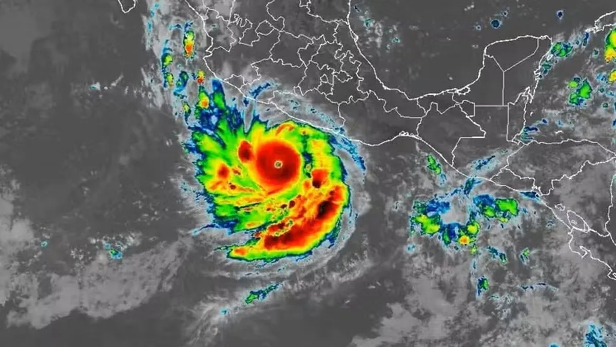 Furacão Polo perde força, mas mantém alerta no litoral mexicano