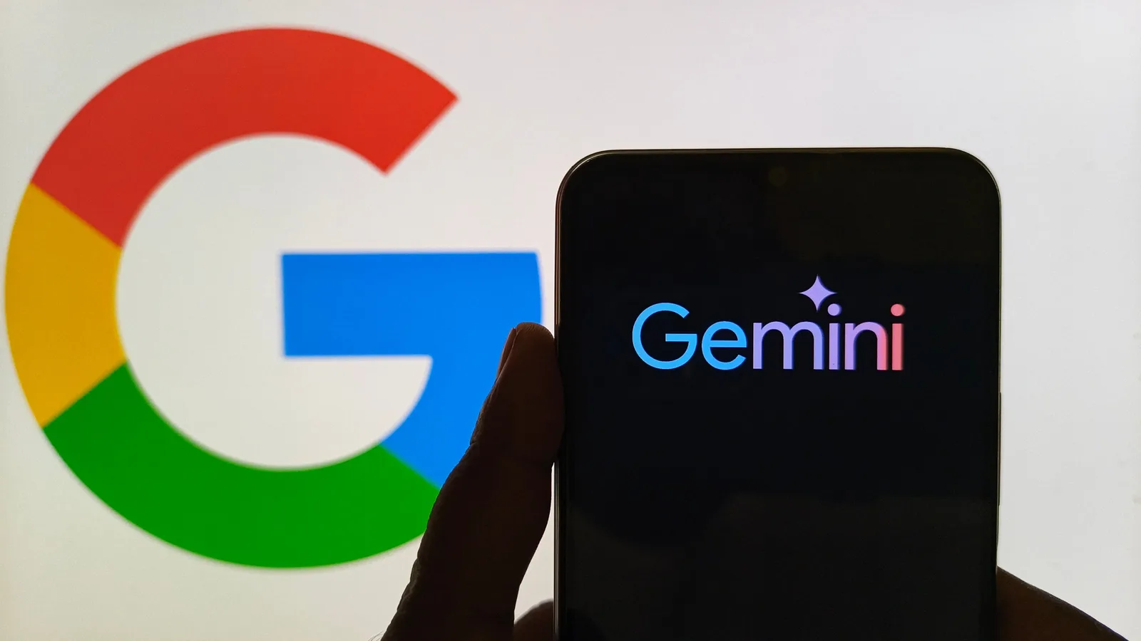 Gemini ganha função para negociar com empresas durante ligações no Pixel 11