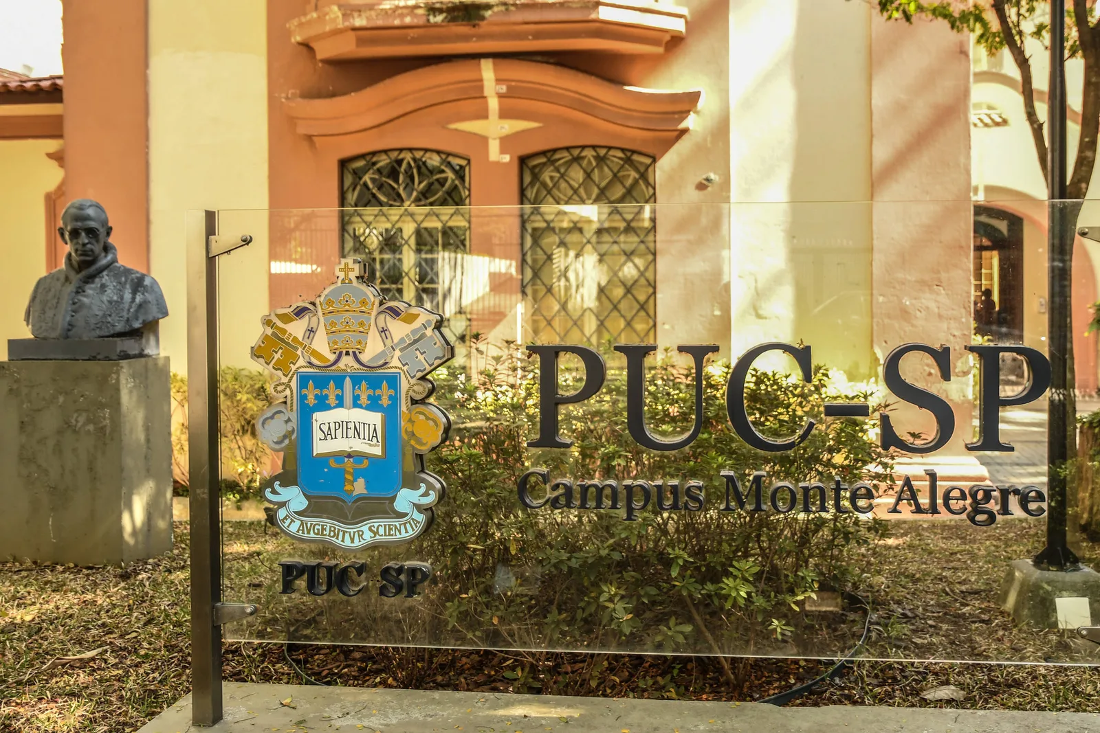 Alunos da PUC-SP anunciam paralisação contra corte de bolsas e regras de renovação
