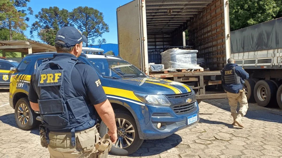 PRF registra 25 infrações após apreensão de biodiesel em Chapecó