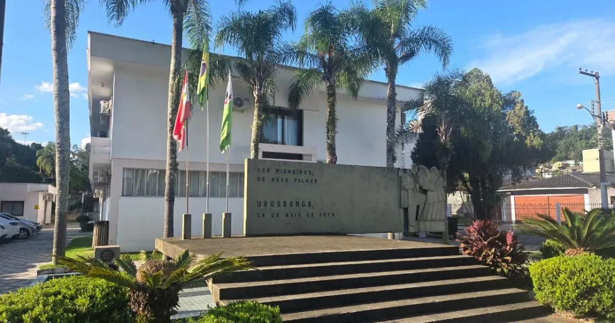TCE-SC aponta irregularidades em temporários e gratificações de Urussanga