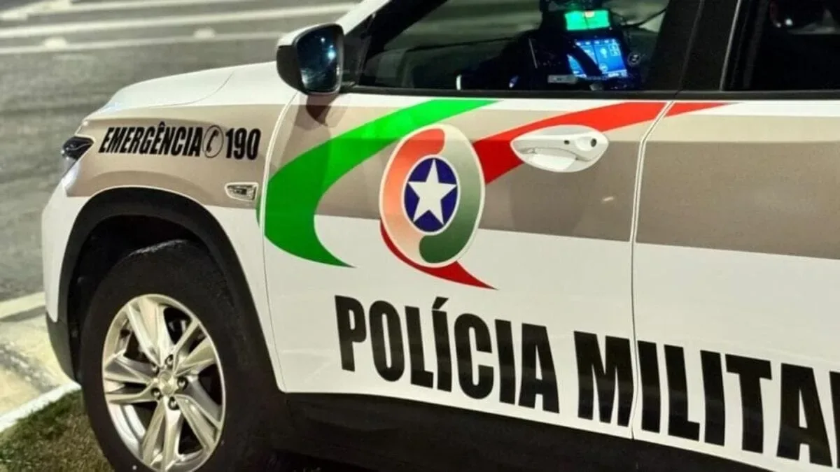 Homem inventa assalto após esquecer celular em carro de aplicativo em Blumenau