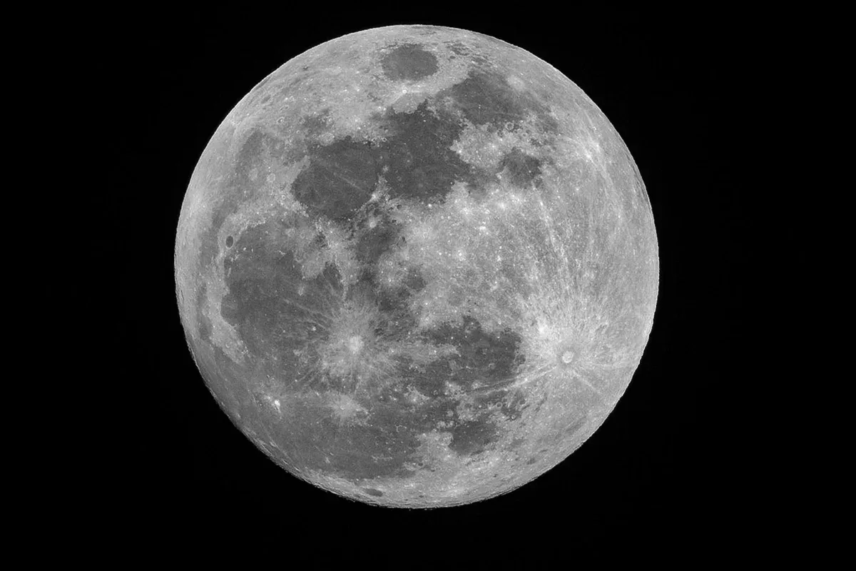 Poeira lunar pode guardar vestígios de tecnologia alienígena, diz estudo