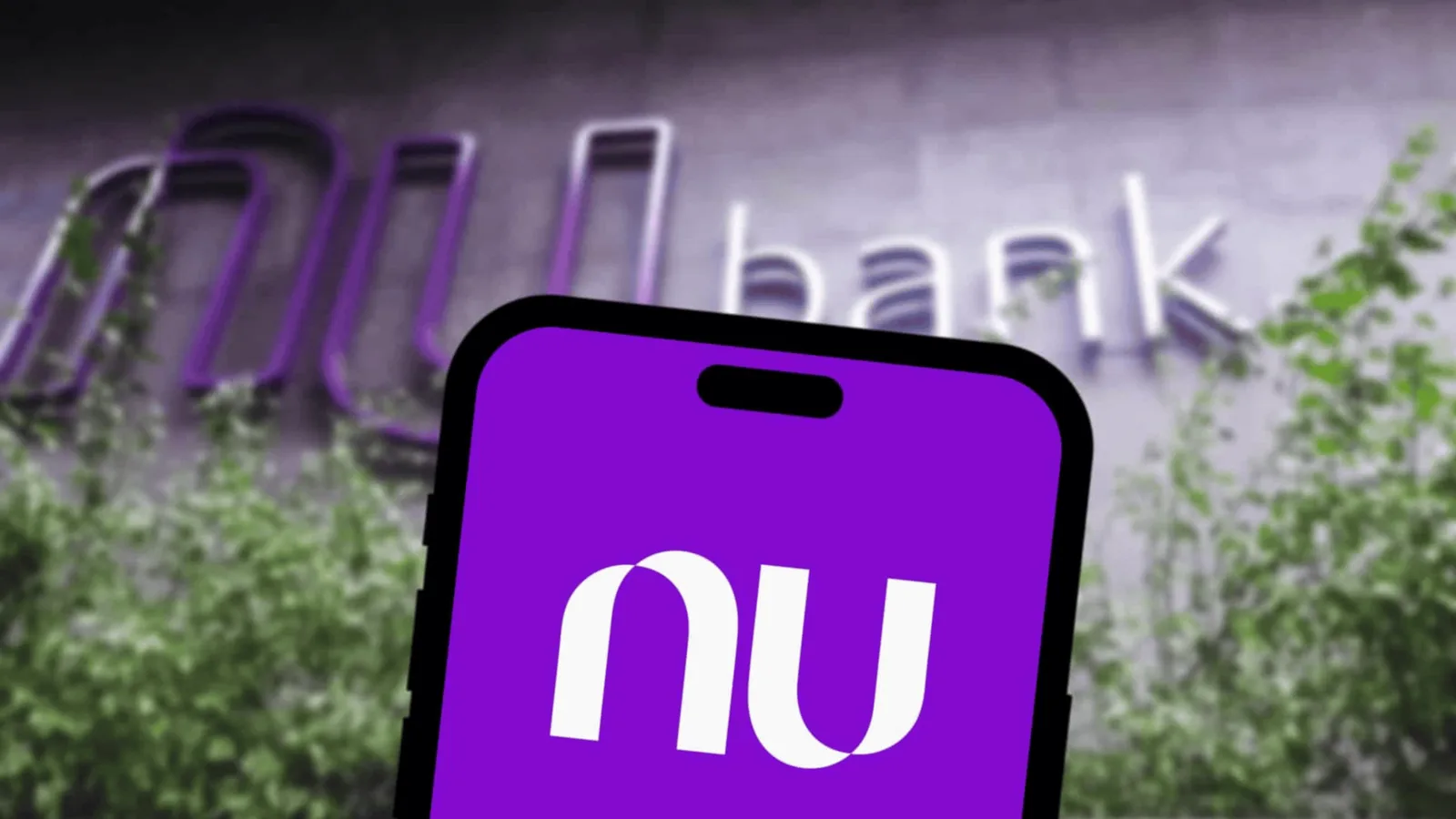 Monzo avalia venda ao Nubank ou nova captação para expansão na Europa