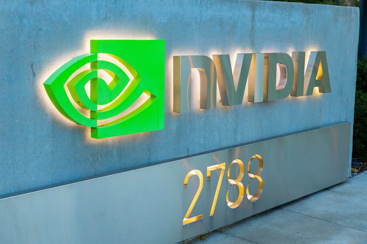 Nvidia se aproxima de US$ 6 trilhões em valor de mercado após alta das ações