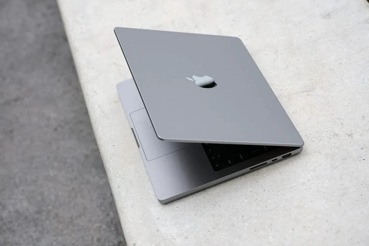 Apple pode manter chips atuais em novos MacBooks com tela OLED