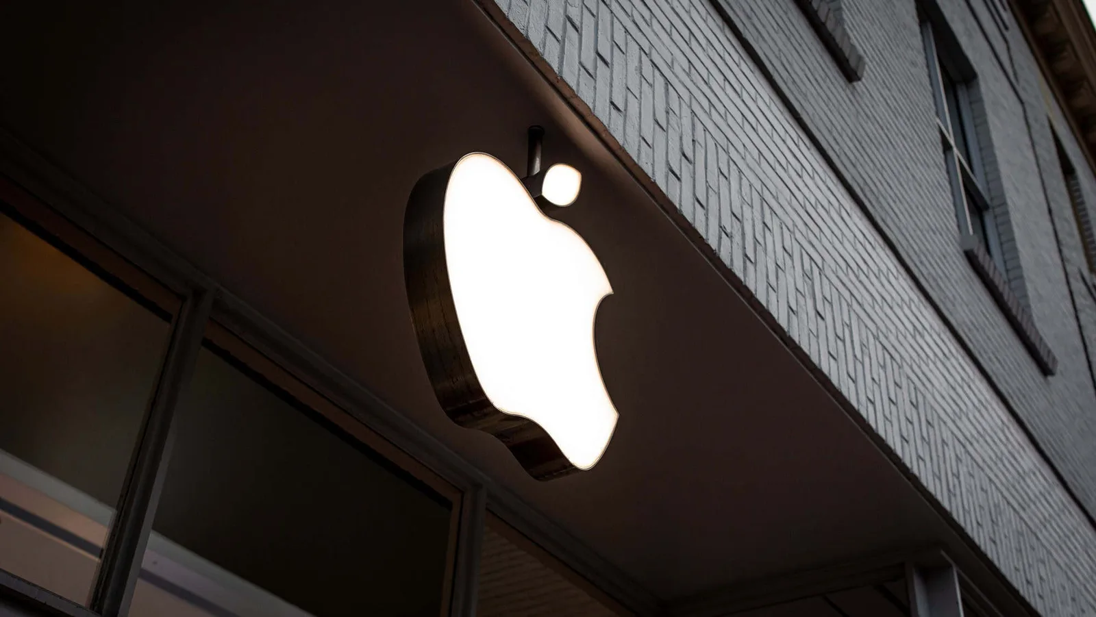 Lojas da Apple recebem materiais para possível renovação de produtos