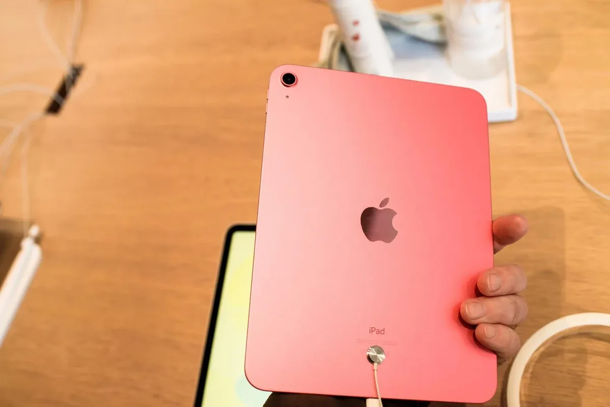 Receita abre leilão em São Paulo com lotes de produtos da Apple