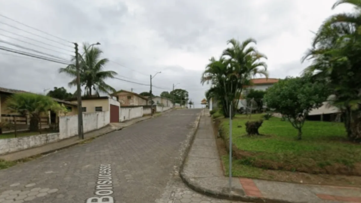 Motorista morre após carro descontrolado atingir veículos em Içara