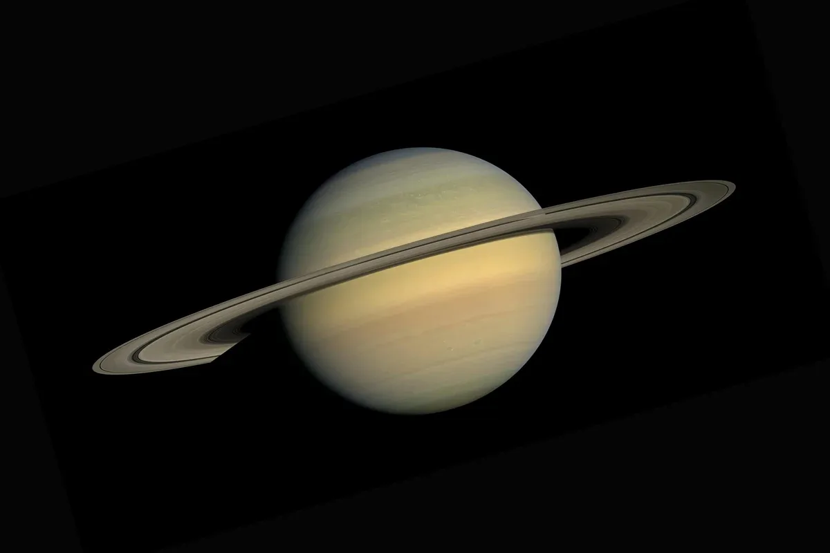 Saturno poderá ser observado no céu noturno até o fim de outubro