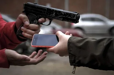 Roubo de celulares expõe fraudes e prejuízos para vítimas no Brasil