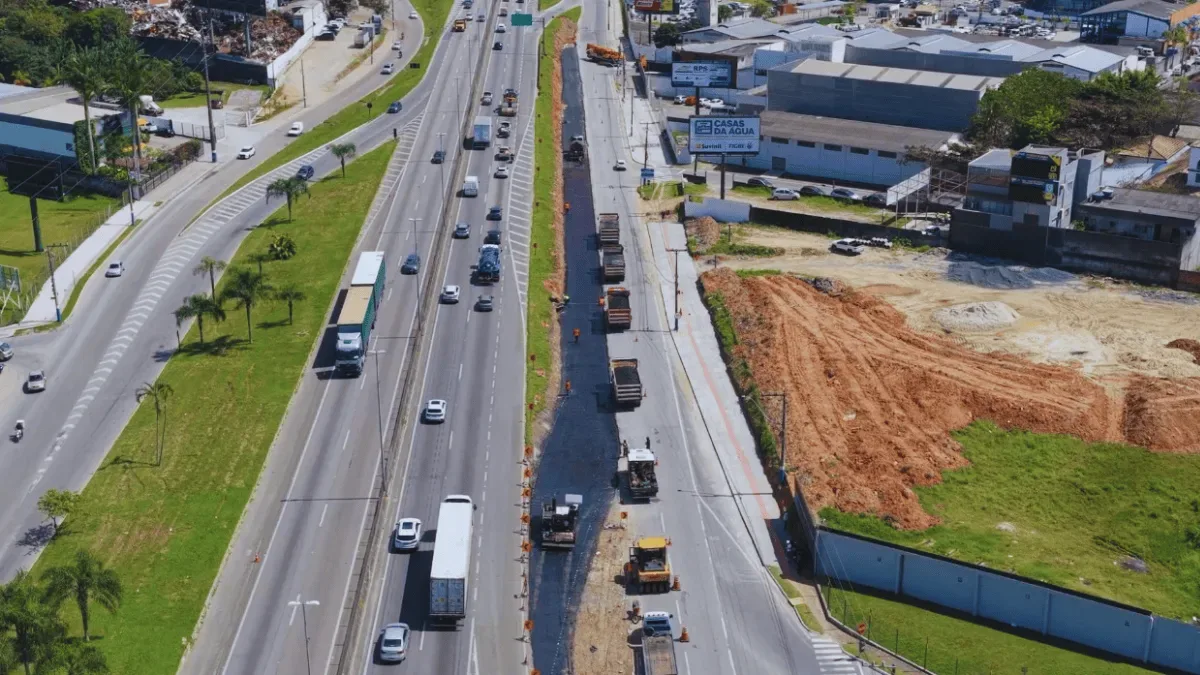 Acesso da Marginal Leste à BR-101 é bloqueado em Balneário Camboriú