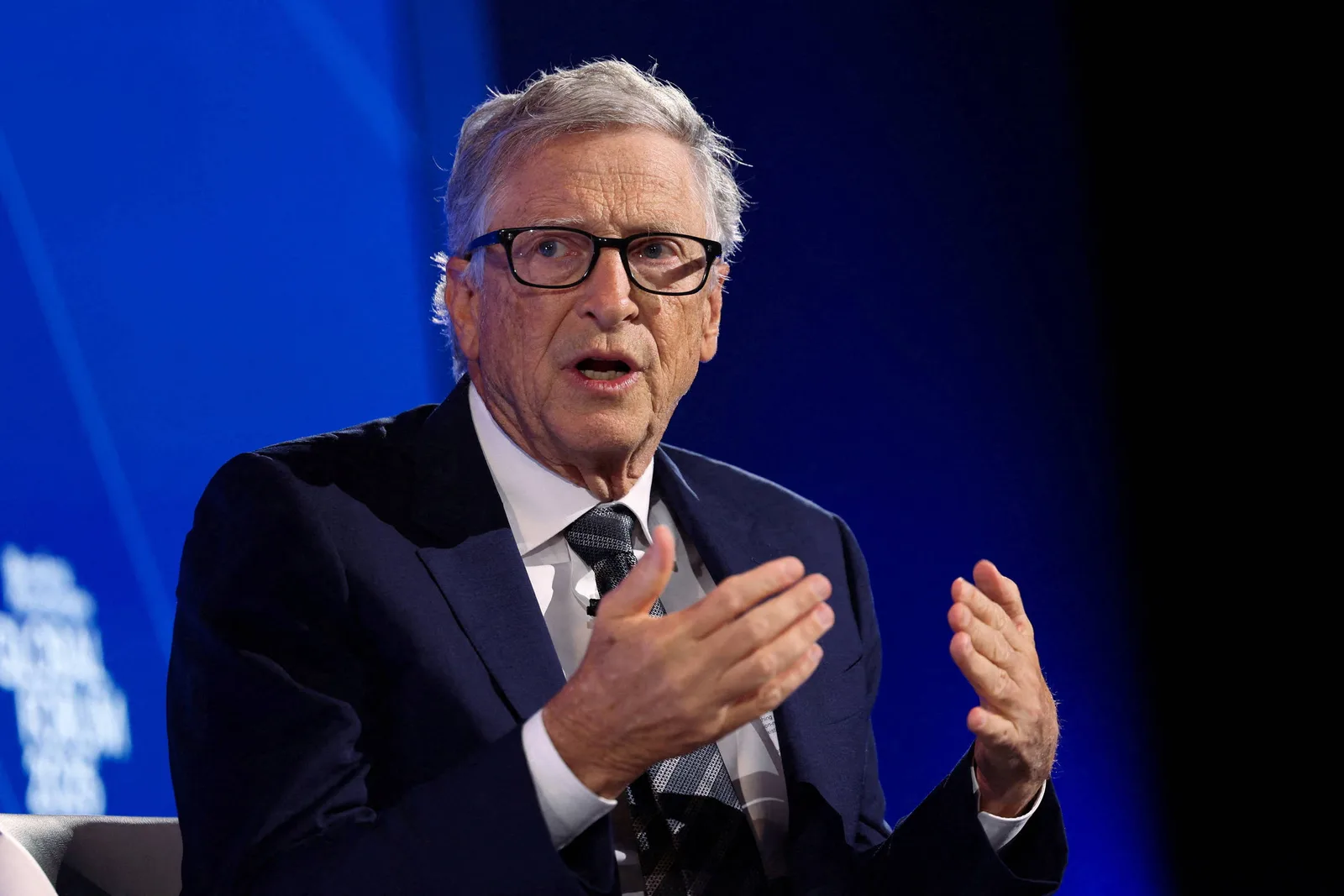 Bill Gates defende lei federal para supervisionar inteligência artificial