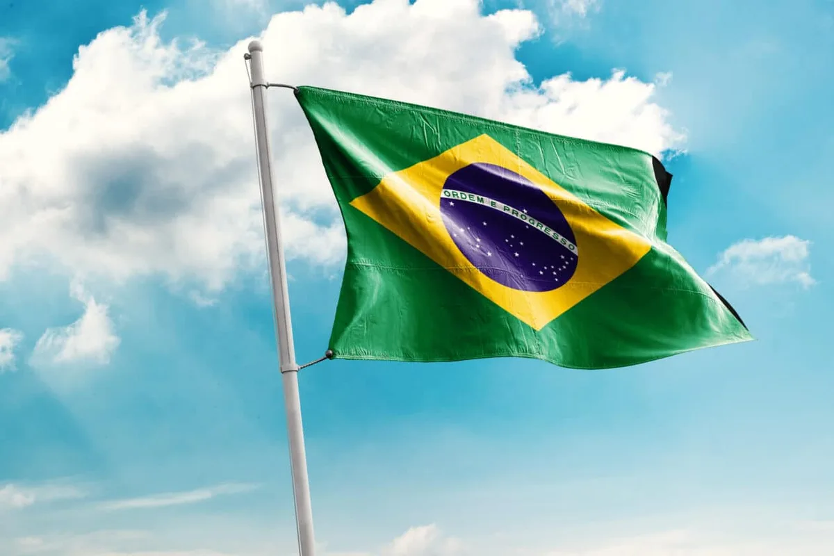 Anatel registra certificações para novos iPhones, AirPods e iPhone Duo