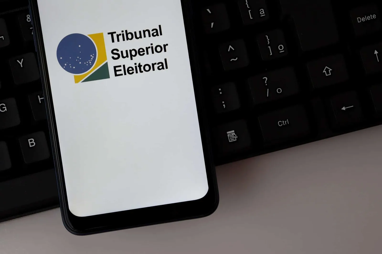 TSE alerta para mensagens falsas sobre cobranças e pendências eleitorais