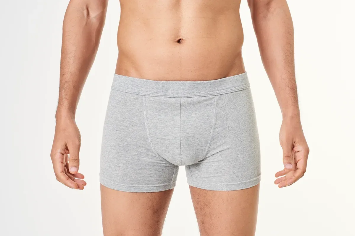 Conforto e ventilação pesam mais que o tecido da cueca, dizem urologistas