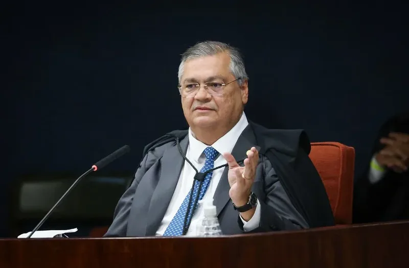 STF analisa se casos de Moraes e Mendonça terão o mesmo rito