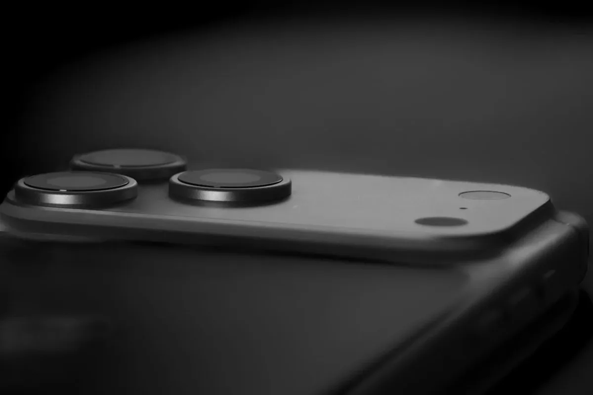 Por que a câmera do iPhone melhora mesmo sem trocar o sensor principal