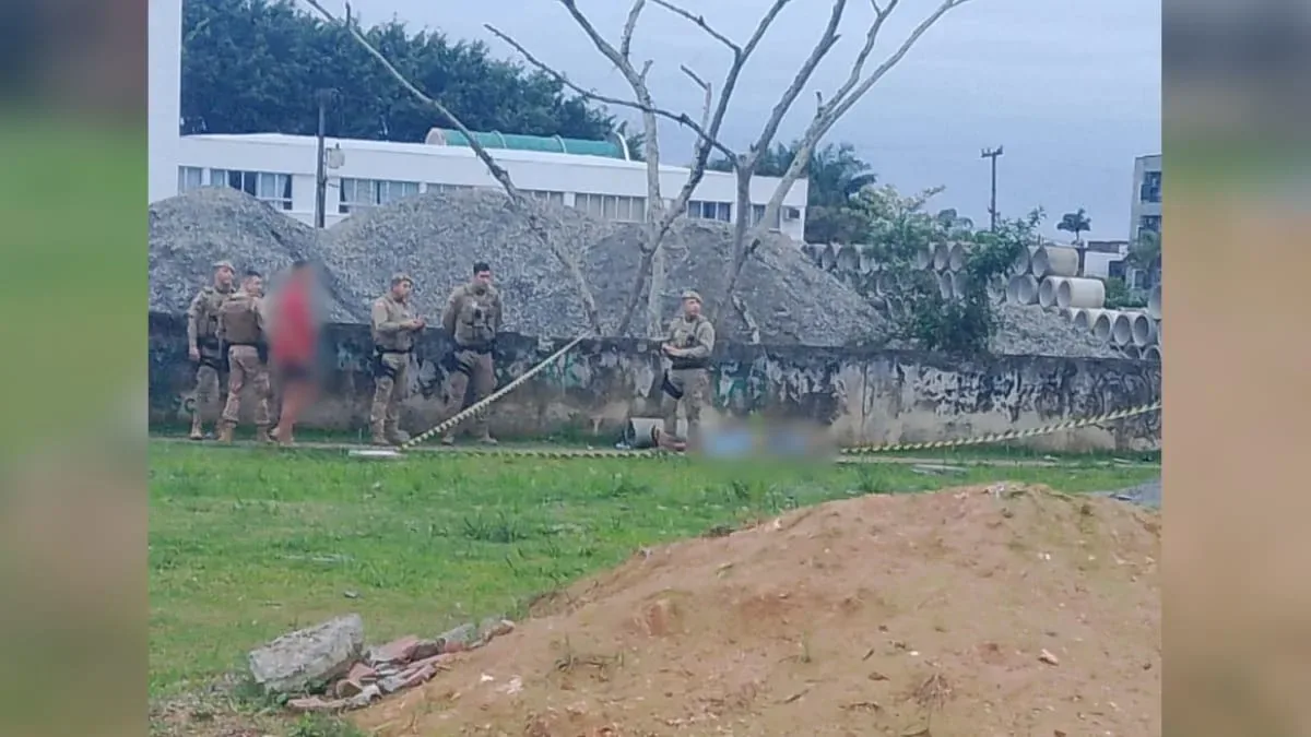 Polícia Civil investiga morte a tiros e ferimento em praça de Joinville