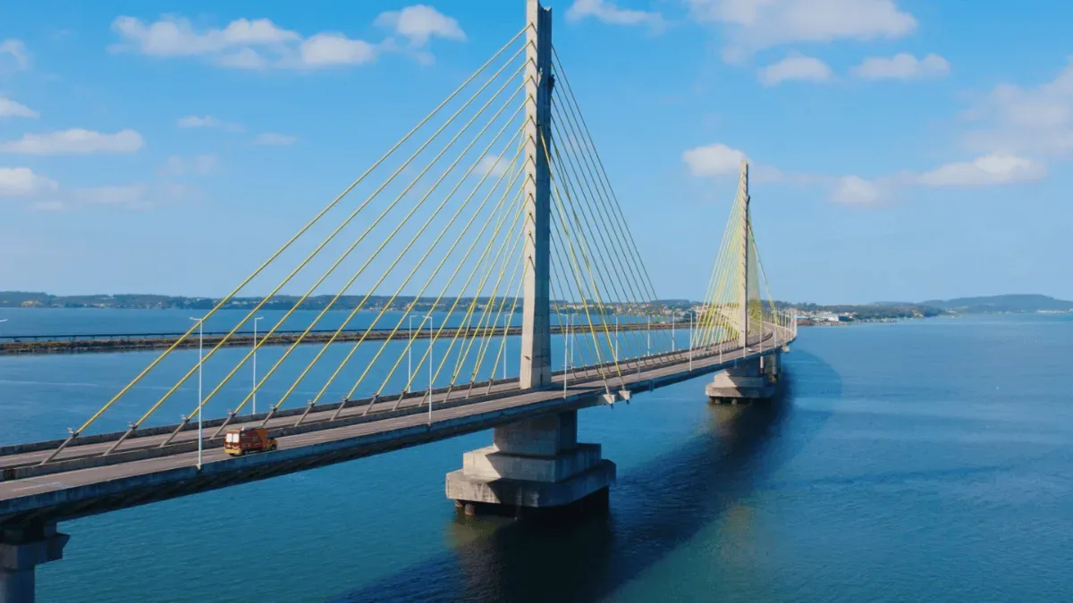Ponte Anita Garibaldi opera com limites de faixa, velocidade e carga