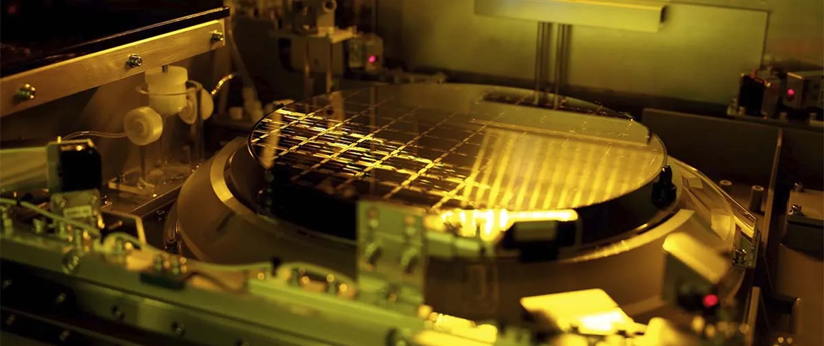 TSMC estuda levar o líquido refrigerante para dentro dos encapsulamentos de IA