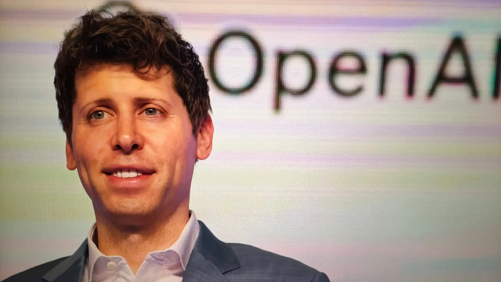 OpenAI avalia desacelerar desenvolvimento de inteligência artificial avançada