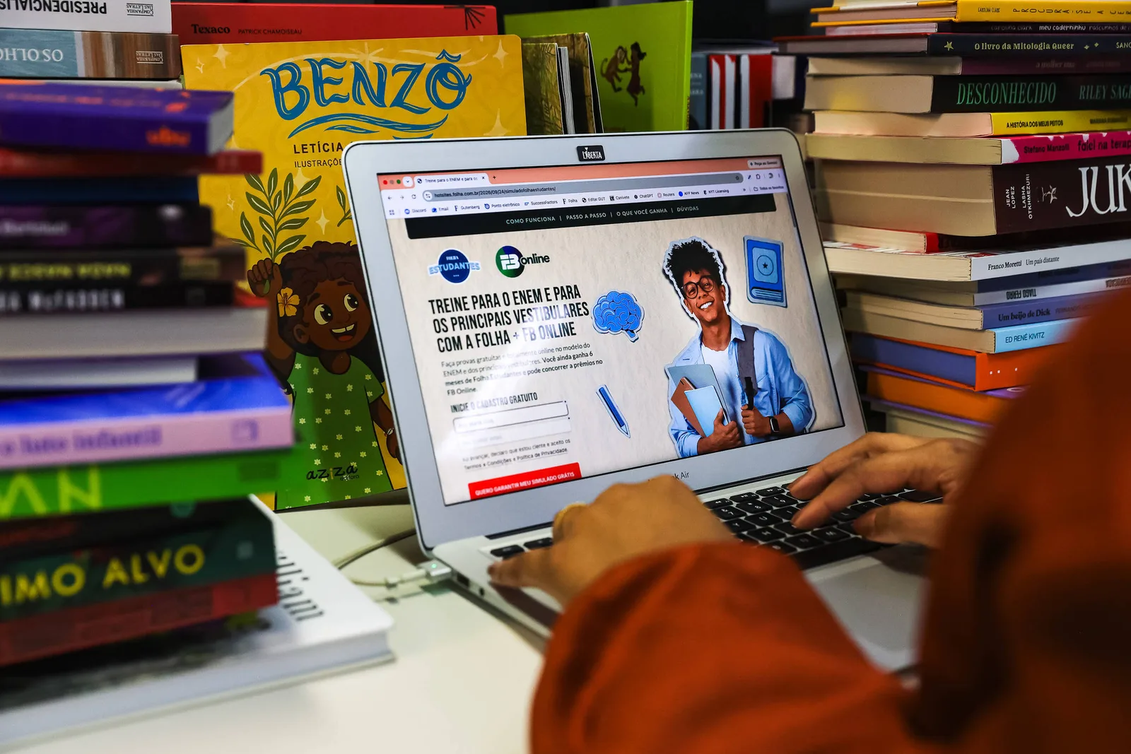 Fuvest terá simulado online com ranking e prêmios para participantes