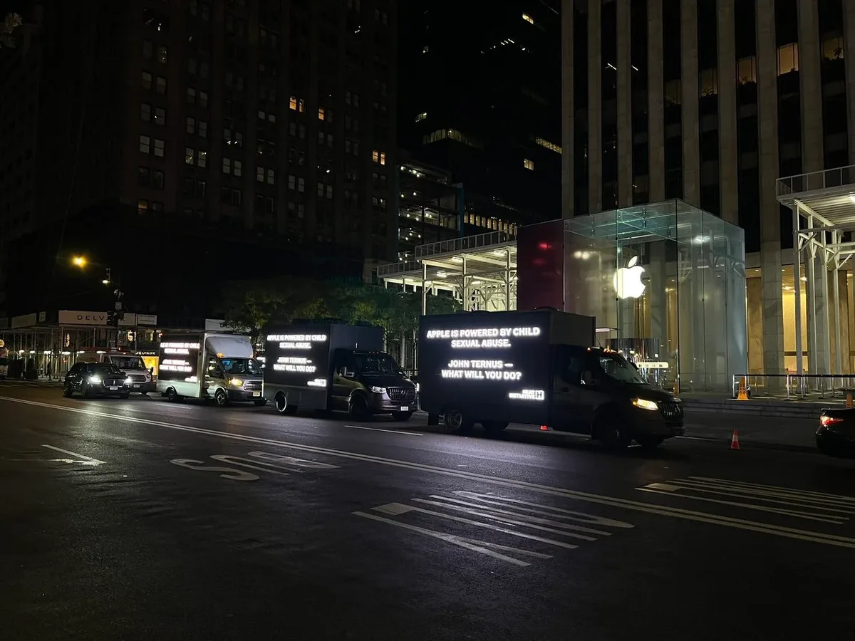Protesto mira Apple em Nova York enquanto lojas italianas entram em greve