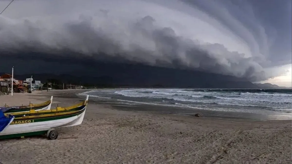 Inmet alerta para temporais com chuva intensa e ventos fortes em Santa Catarina