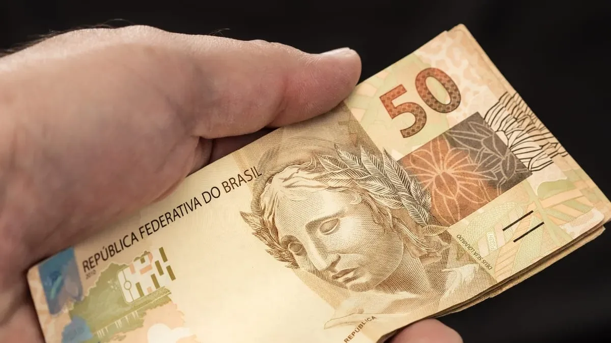 Piso regional do Paraná chega a R$ 2.407,90 para técnicos de nível médio