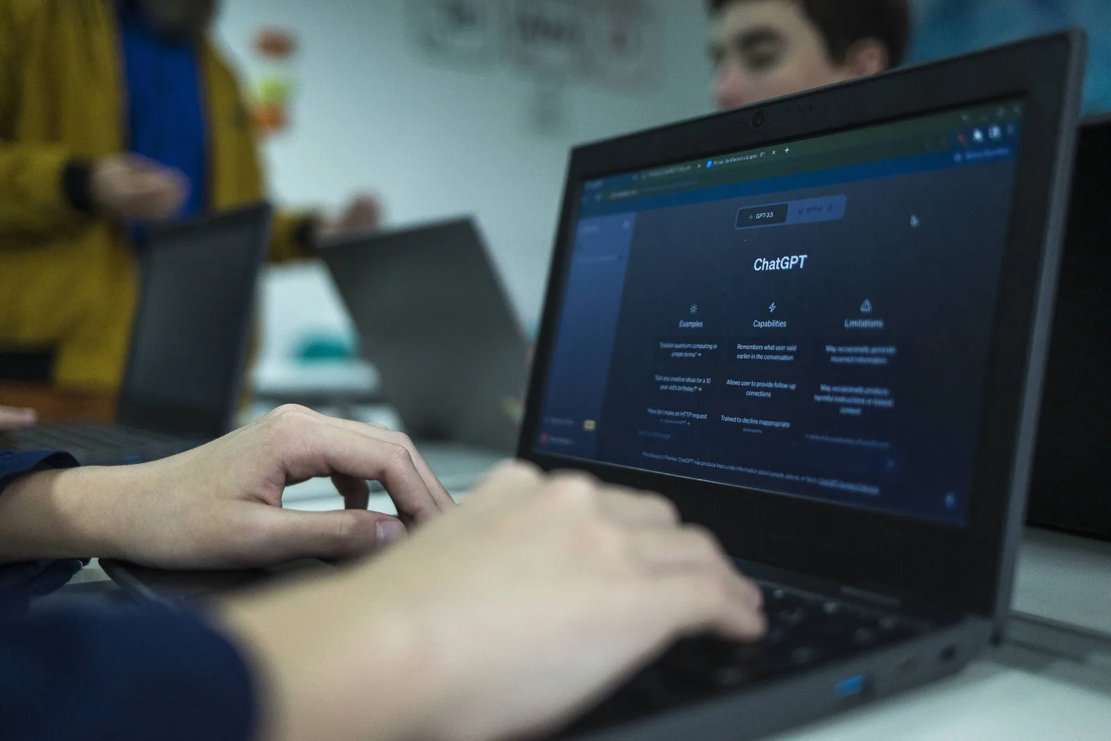 Decisões sobre redes e IA mostram que escolhas ainda podem ser coletivas