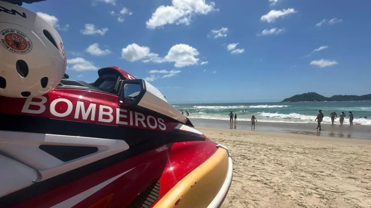 Resgate mobiliza helicóptero e equipes após morte de surfista em Florianópolis